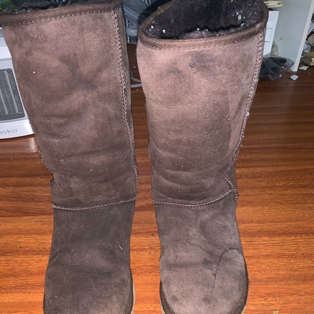 Tall dark brown Ugg boots - Picture 2 of 4